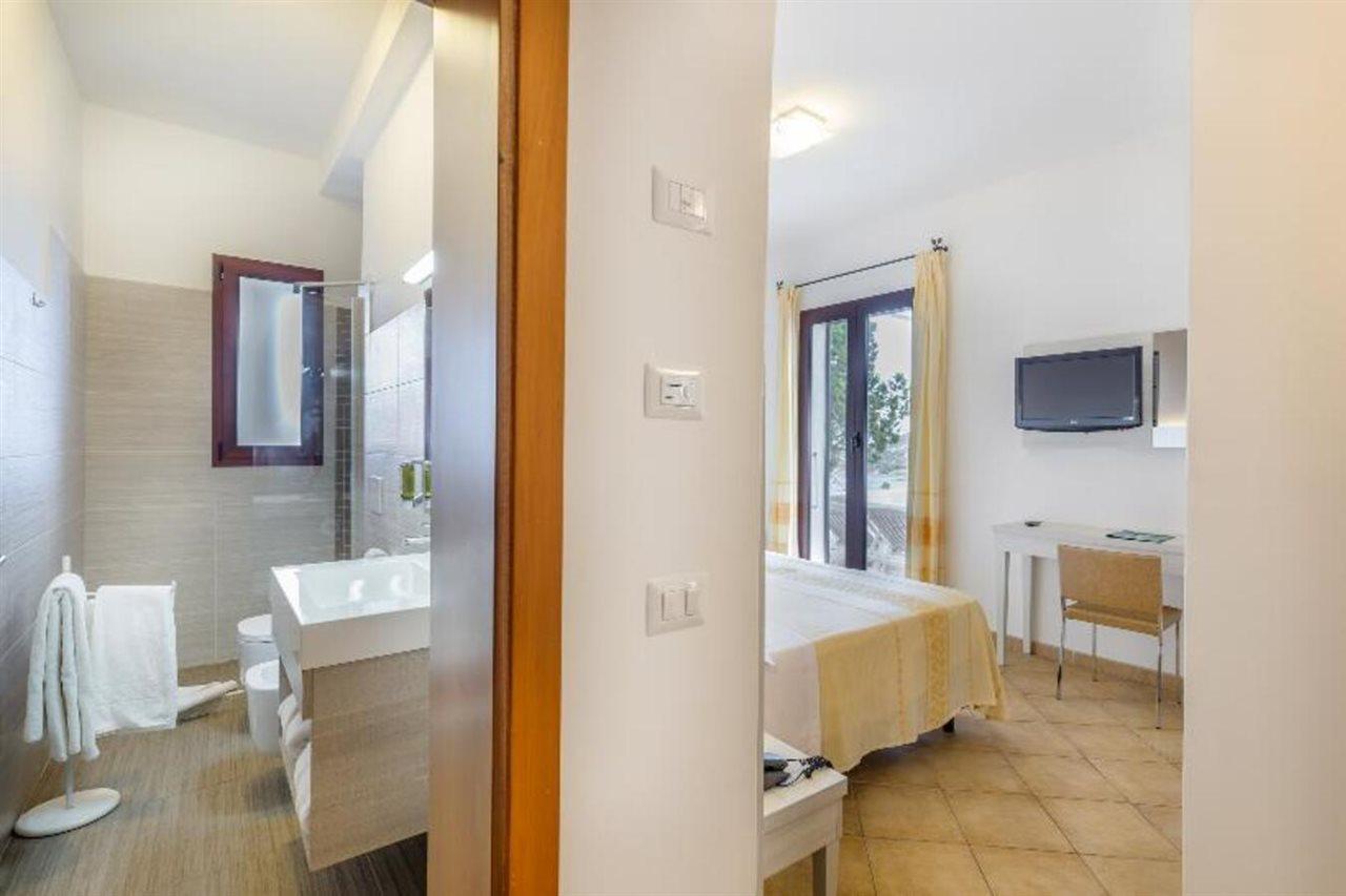 באיה סרדיניה Hotel Mon Repos מראה חיצוני תמונה
