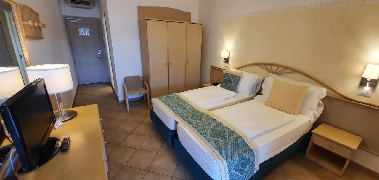 באיה סרדיניה Hotel Mon Repos מראה חיצוני תמונה