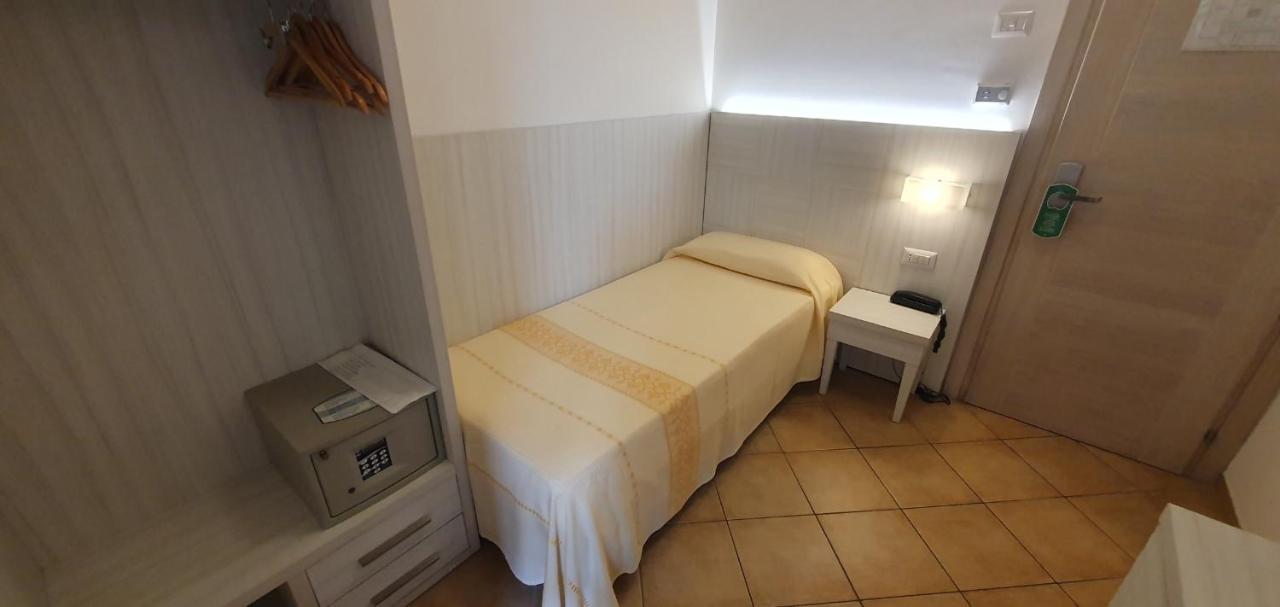 באיה סרדיניה Hotel Mon Repos מראה חיצוני תמונה