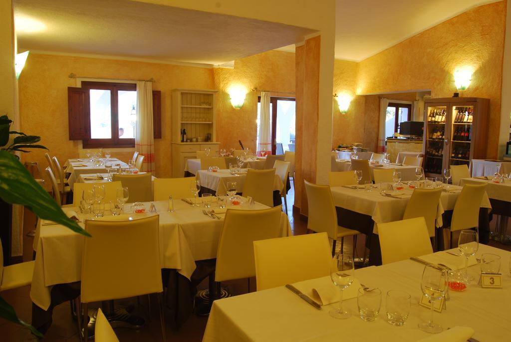 באיה סרדיניה Hotel Mon Repos מראה חיצוני תמונה