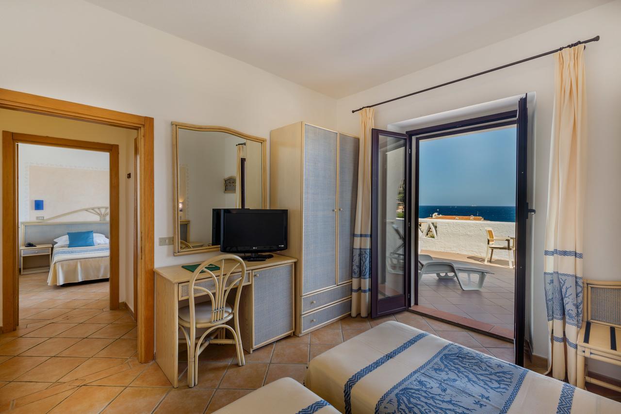 באיה סרדיניה Hotel Mon Repos מראה חיצוני תמונה