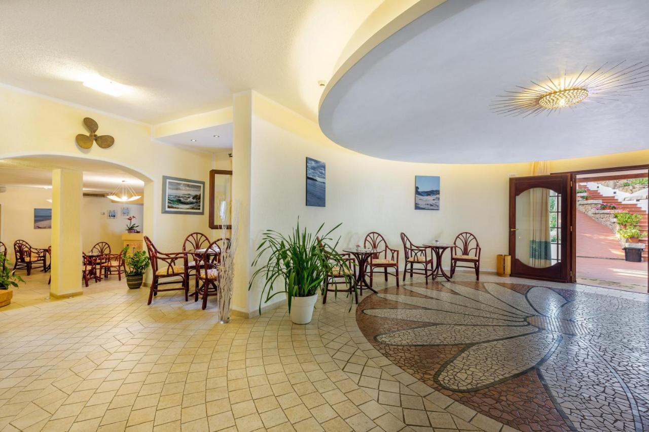 באיה סרדיניה Hotel Mon Repos מראה חיצוני תמונה